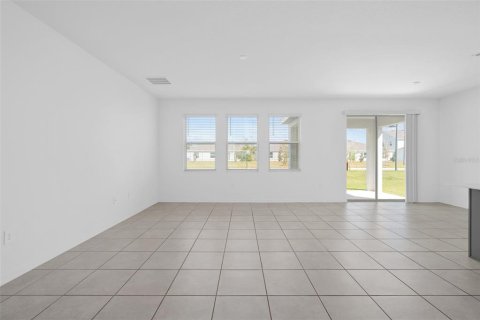 House in Kissimmee, Florida 4 bedrooms, 171.22 sq.m. № 2197617 - photo 15