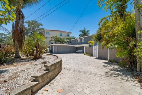 Villa ou maison à vendre à Palm Harbor, Floride: 4 chambres, 329.06 m2 № 2420512 - photo 2