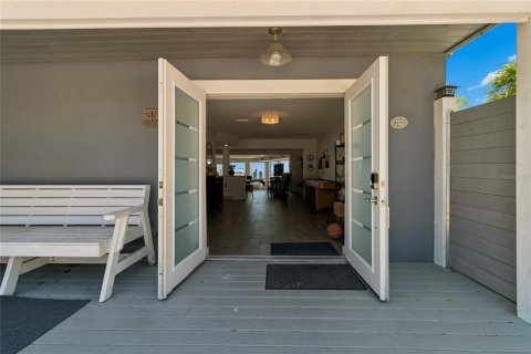Villa ou maison à vendre à Palm Harbor, Floride: 4 chambres, 329.06 m2 № 2420512 - photo 4
