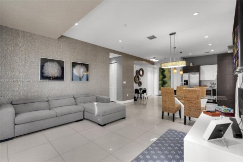 Condominio en venta en Doral, Florida, 3 dormitorios, 125.51 m2 № 1971112 - foto 6