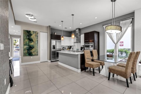 Condominio en venta en Doral, Florida, 3 dormitorios, 125.51 m2 № 1971112 - foto 8