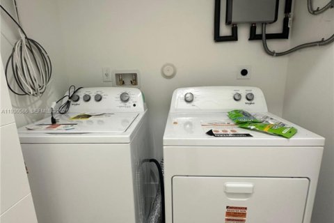 Appartement à louer à Hallandale Beach, Floride: 3 chambres № 1989297 - photo 3