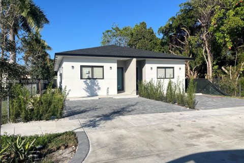 Appartement à louer à Hallandale Beach, Floride: 3 chambres № 1989297 - photo 1