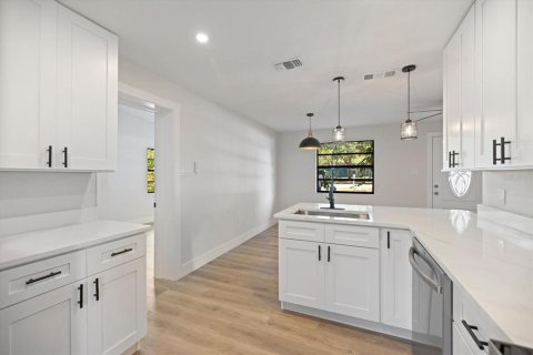 Villa ou maison à vendre à Pinellas Park, Floride: 3 chambres, 104.42 m2 № 2230046 - photo 10