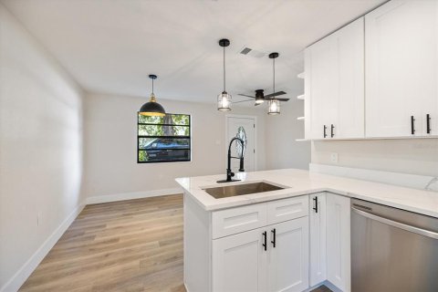 Villa ou maison à vendre à Pinellas Park, Floride: 3 chambres, 104.42 m2 № 2230046 - photo 11