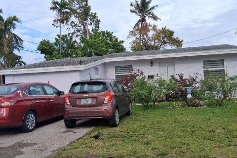 House in Hollywood, Florida 3 bedrooms, 100.61 sq.m. № 2146537