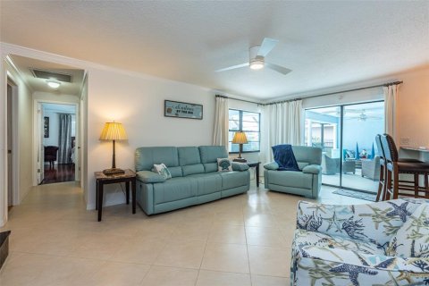 Casa en alquiler en Apollo Beach, Florida, 3 dormitorios, 166.39 m2 № 242136 - foto 14