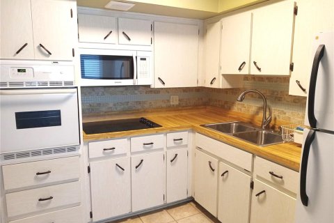 Condo in Clearwater, Florida, 2 bedrooms  № 2150035 - photo 4