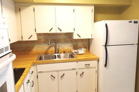 Condo in Clearwater, Florida, 2 bedrooms  № 2150035 - photo 5