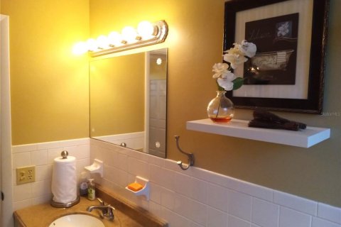 Condo in Clearwater, Florida, 2 bedrooms  № 2150035 - photo 17