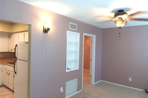 Condo in Clearwater, Florida, 2 bedrooms  № 2150035 - photo 12