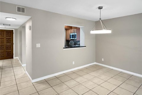Condo in Altamonte Springs, Florida, 2 bedrooms  № 1629770 - photo 6