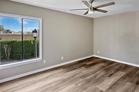Condo in Altamonte Springs, Florida, 2 bedrooms  № 1629770 - photo 10