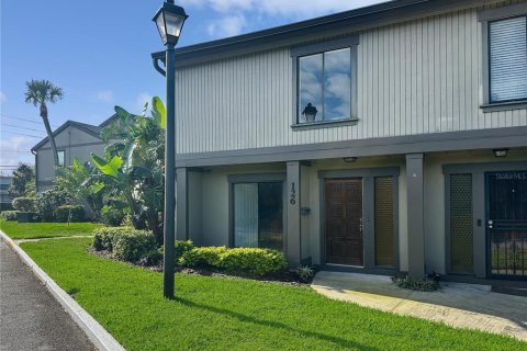 Condo in Altamonte Springs, Florida, 2 bedrooms  № 1629770 - photo 2
