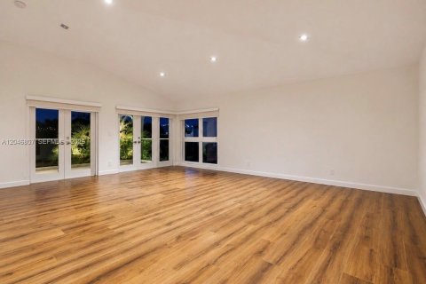 Villa ou maison à louer à Miami Beach, Floride: 4 chambres, 310.11 m2 № 2252477 - photo 15