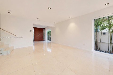 Villa ou maison à louer à Miami Beach, Floride: 4 chambres, 310.11 m2 № 2252477 - photo 10