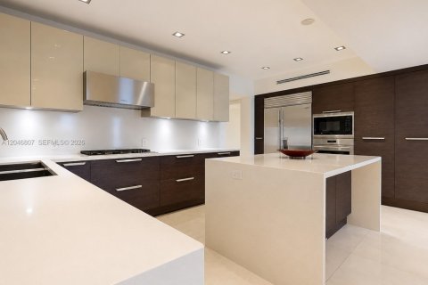 Villa ou maison à louer à Miami Beach, Floride: 4 chambres, 310.11 m2 № 2252477 - photo 13