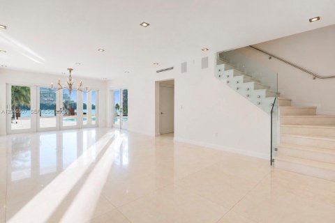 Villa ou maison à louer à Miami Beach, Floride: 4 chambres, 310.11 m2 № 2252477 - photo 11