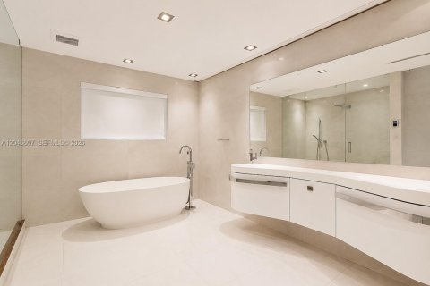 Villa ou maison à louer à Miami Beach, Floride: 4 chambres, 310.11 m2 № 2252477 - photo 17