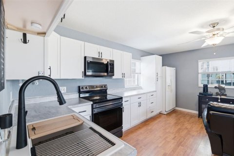 Villa ou maison à vendre à Davenport, Floride: 2 chambres, 113.15 m2 № 2236306 - photo 4