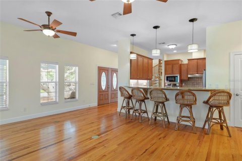 House in New Smyrna Beach, Florida 3 bedrooms, 262.91 sq.m. № 2212046 - photo 18
