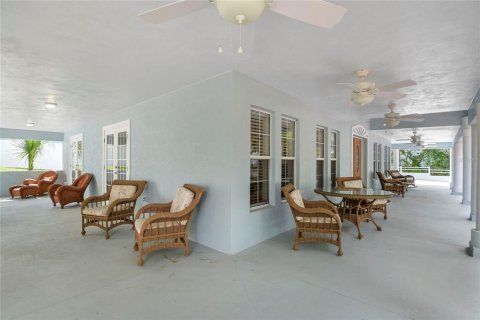House in New Smyrna Beach, Florida 3 bedrooms, 262.91 sq.m. № 2212046 - photo 15