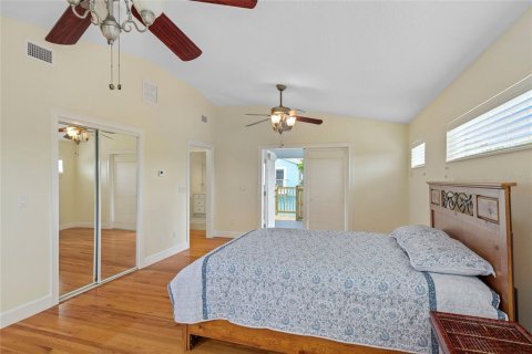House in New Smyrna Beach, Florida 3 bedrooms, 262.91 sq.m. № 2212046 - photo 13