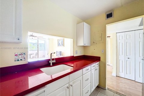 Condominio en venta en Pompano Beach, Florida, 1 dormitorio, 58.53 m2 № 2049803 - foto 9