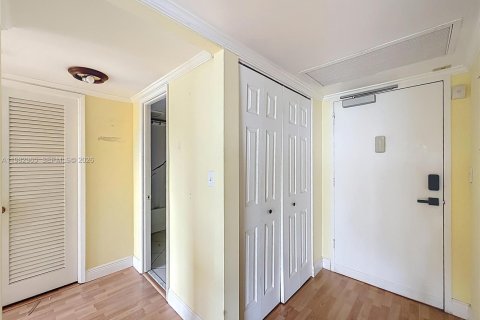 Condominio en venta en Pompano Beach, Florida, 1 dormitorio, 58.53 m2 № 2049803 - foto 6