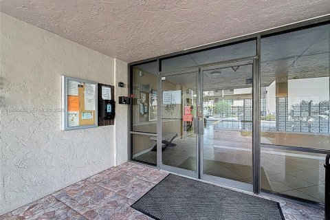 Condominio en venta en Pompano Beach, Florida, 1 dormitorio, 58.53 m2 № 2049803 - foto 19