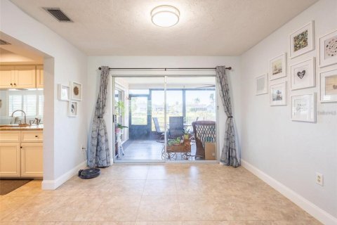 House in Venice, Florida 2 bedrooms, 157.75 sq.m. № 1723745 - photo 14