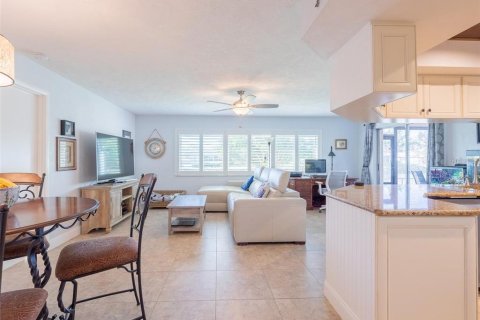 House in Venice, Florida 2 bedrooms, 157.75 sq.m. № 1723745 - photo 17