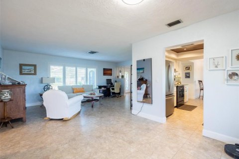 House in Venice, Florida 2 bedrooms, 157.75 sq.m. № 1723745 - photo 15
