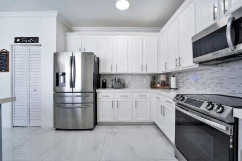 Villa ou maison à vendre à Miramar, Floride: 6 chambres, 322.37 m2 № 2087456 - photo 9