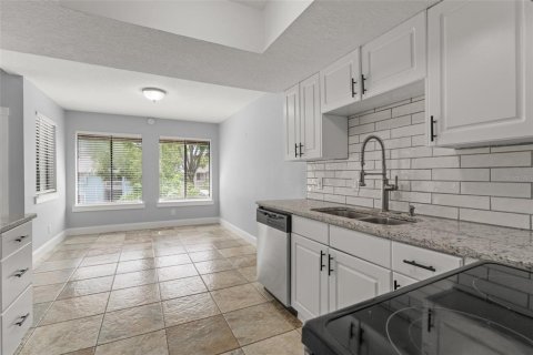 Condo in Altamonte Springs, Florida, 1 bedroom  № 1886304 - photo 12