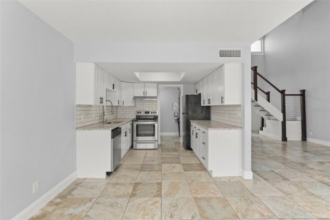 Condo in Altamonte Springs, Florida, 1 bedroom  № 1886304 - photo 9