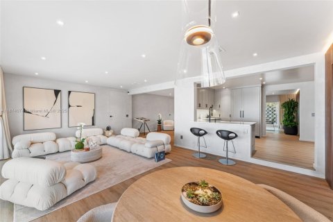 Casa en venta en Miami, Florida, 4 dormitorios, 341.04 m2 № 1933181 - foto 7