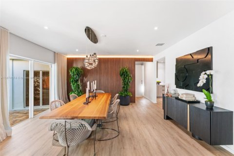 Casa en venta en Miami, Florida, 4 dormitorios, 341.04 m2 № 1933181 - foto 15