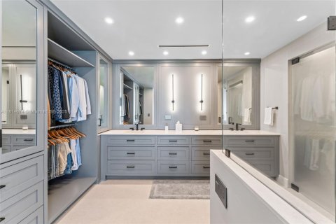 Casa en venta en Miami, Florida, 4 dormitorios, 341.04 m2 № 1933181 - foto 22