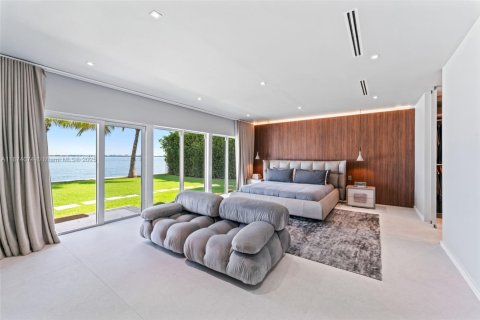Casa en venta en Miami, Florida, 4 dormitorios, 341.04 m2 № 1933181 - foto 19