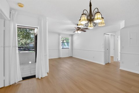 Copropriété à louer à Pembroke Pines, Floride: 2 chambres, 83.61 m2 № 2084520 - photo 5