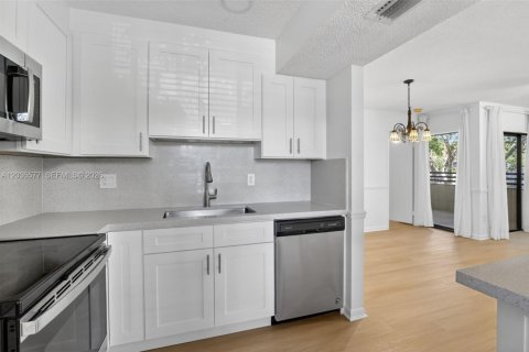 Copropriété à louer à Pembroke Pines, Floride: 2 chambres, 83.61 m2 № 2084520 - photo 17