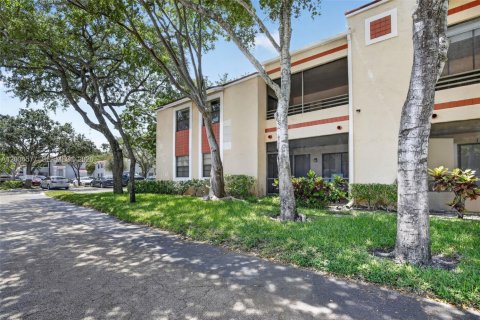Copropriété à louer à Pembroke Pines, Floride: 2 chambres, 83.61 m2 № 2084520 - photo 11