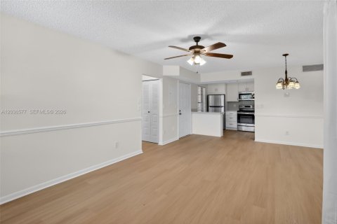Copropriété à louer à Pembroke Pines, Floride: 2 chambres, 83.61 m2 № 2084520 - photo 19