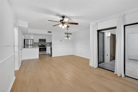 Copropriété à louer à Pembroke Pines, Floride: 2 chambres, 83.61 m2 № 2084520 - photo 20