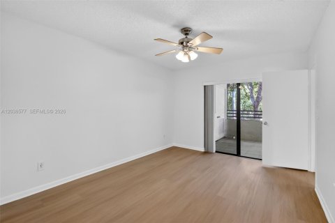 Copropriété à louer à Pembroke Pines, Floride: 2 chambres, 83.61 m2 № 2084520 - photo 6