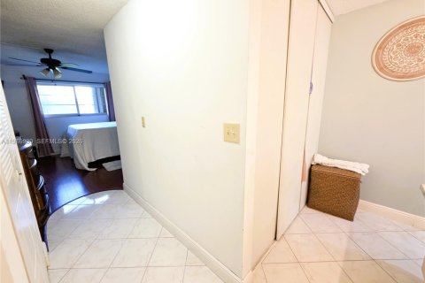 Condominio en venta en Plantation, Florida, 1 dormitorio, 83.61 m2 № 2046526 - foto 8