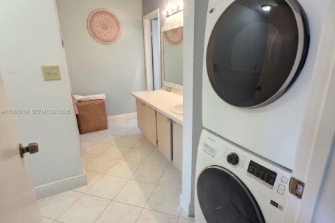 Condominio en venta en Plantation, Florida, 1 dormitorio, 83.61 m2 № 2046526 - foto 7