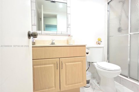 Condominio en venta en Plantation, Florida, 1 dormitorio, 83.61 m2 № 2046526 - foto 10