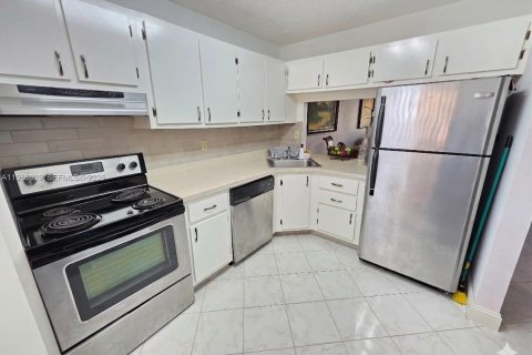 Condominio en venta en Plantation, Florida, 1 dormitorio, 83.61 m2 № 2046526 - foto 4